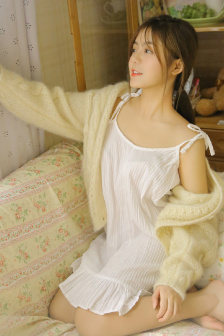 《漂亮的女邻居》免费观看